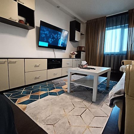 Adrian Home 3 Rooms Apartment Ploieşti Kültér fotó