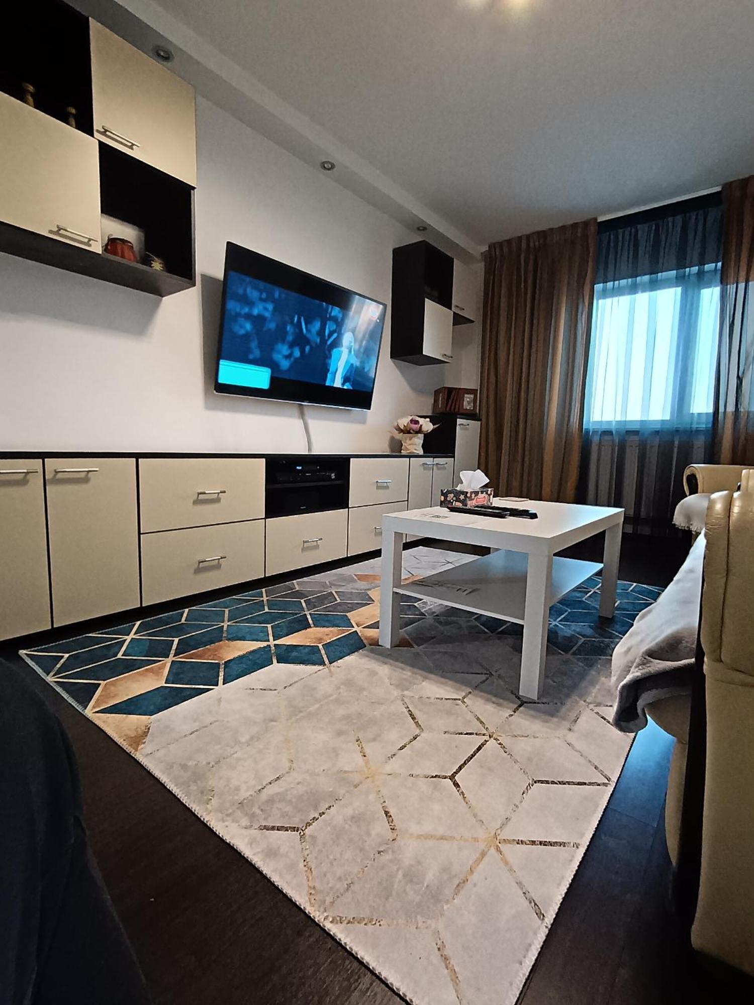 Adrian Home 3 Rooms Apartment Ploieşti Kültér fotó